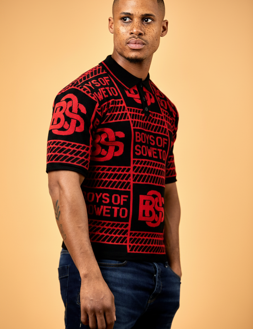 bos-printed-pattern-golf-t-shirt-black-red-model-shot.png